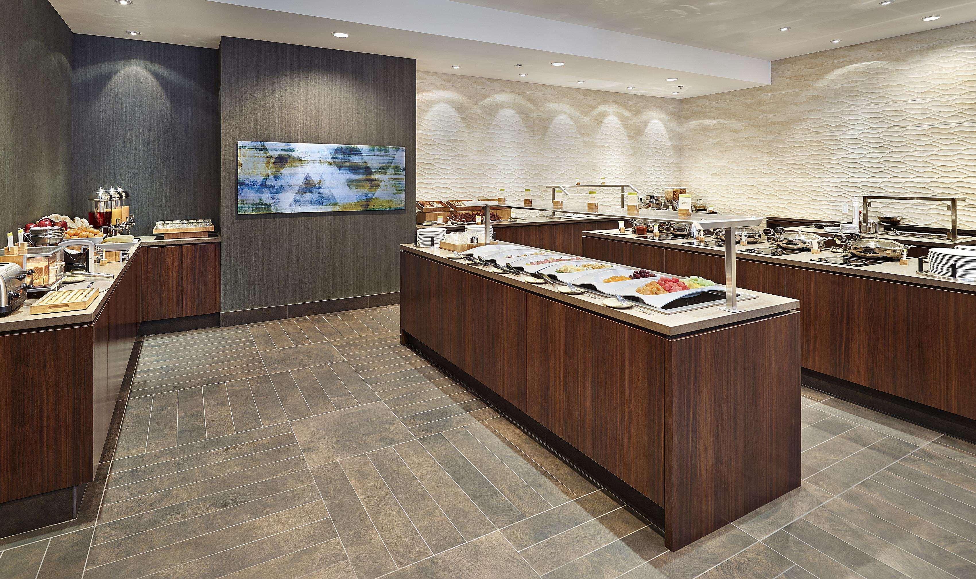Doubletree By Hilton Hotel & Conference Centre Regina Extérieur photo
