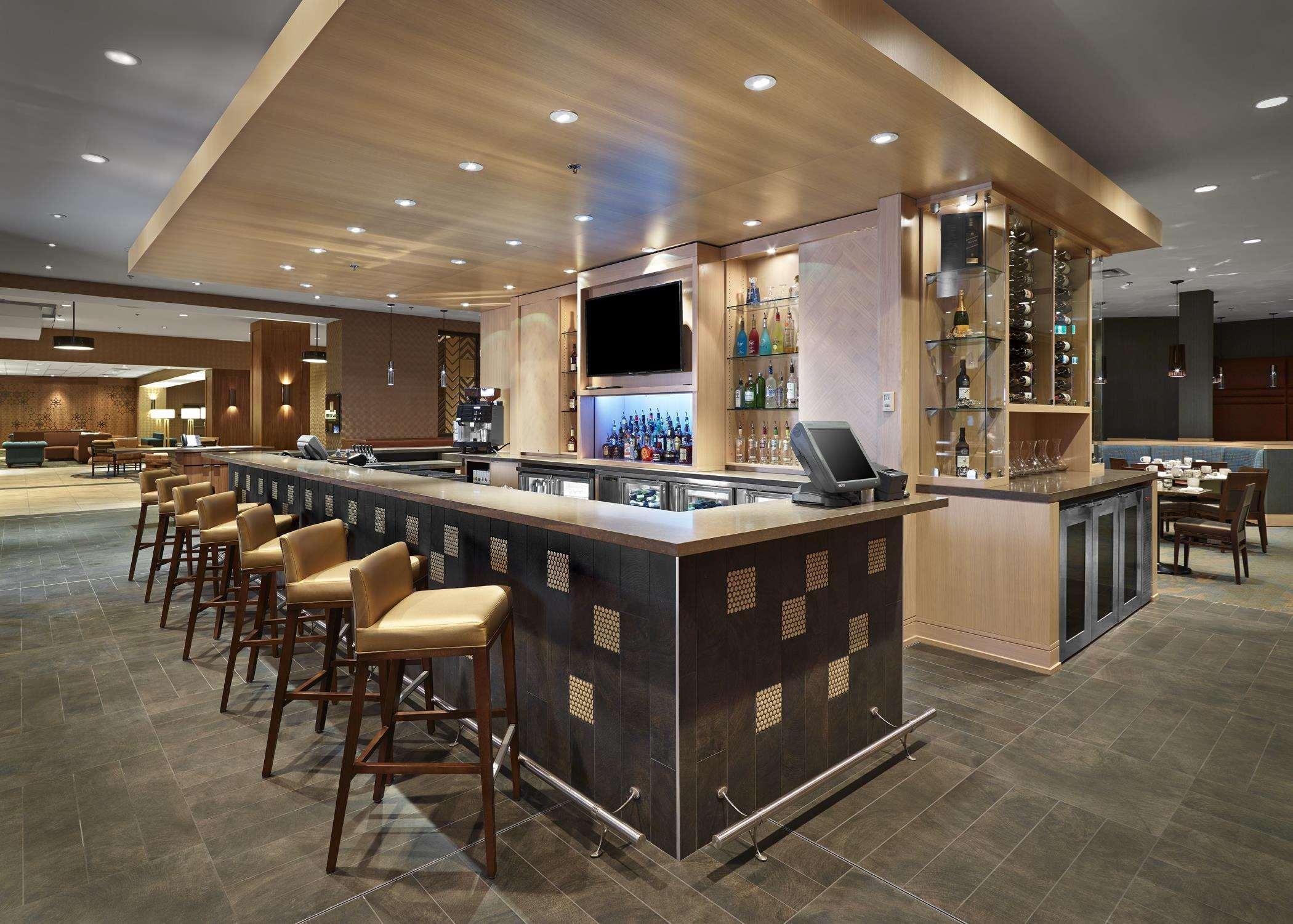 Doubletree By Hilton Hotel & Conference Centre Regina Extérieur photo