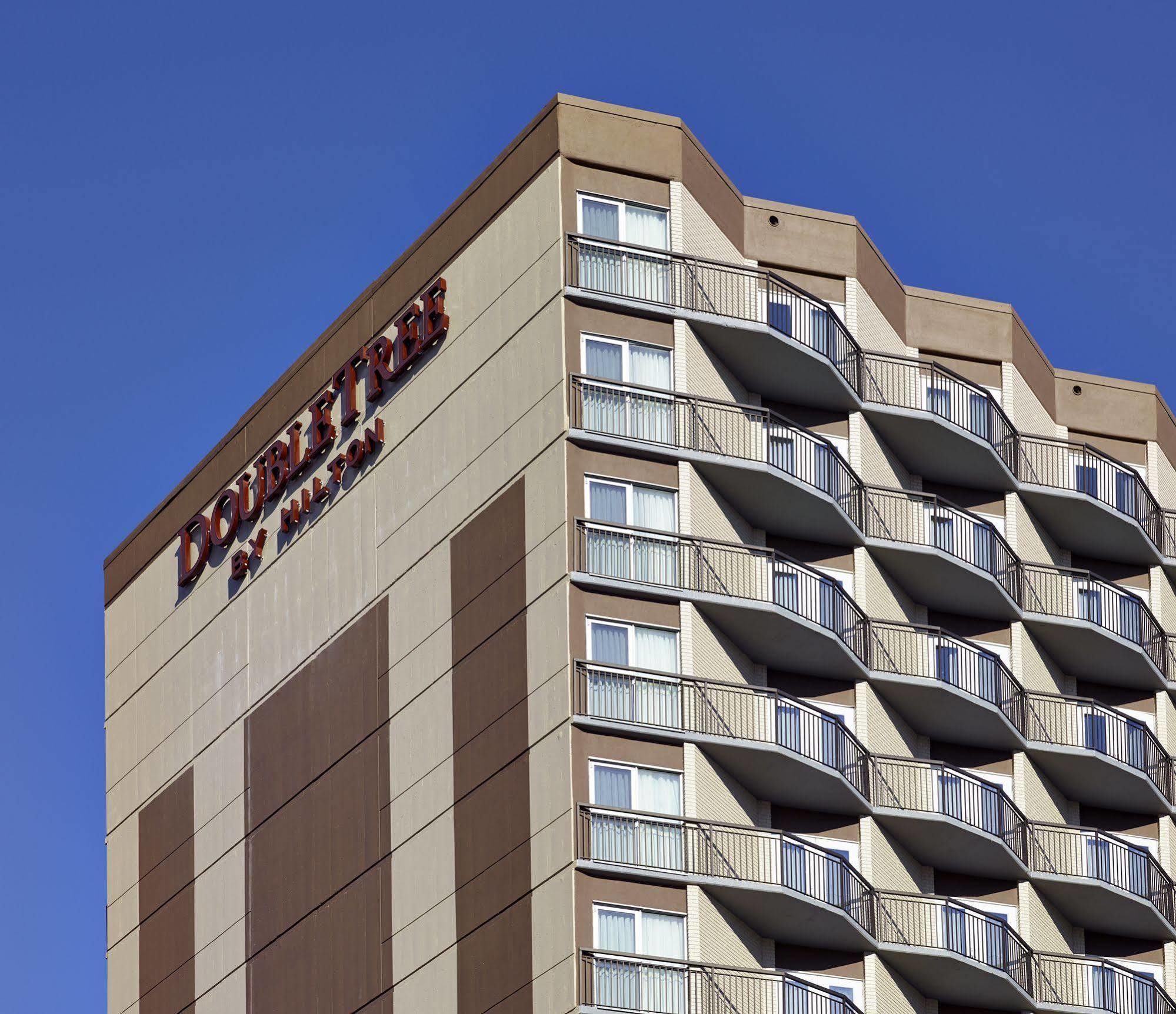 Doubletree By Hilton Hotel & Conference Centre Regina Extérieur photo